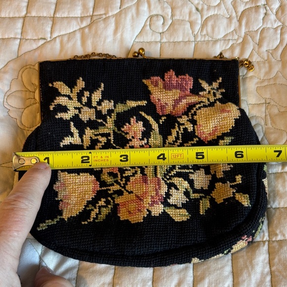 Vintage 1940’s Jolles Floral Needlepoint Black Clutch / purse - Picture 8 of 9